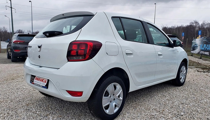 Dacia Sandero cena 29900 przebieg: 135000, rok produkcji 2017 z Lębork małe 232